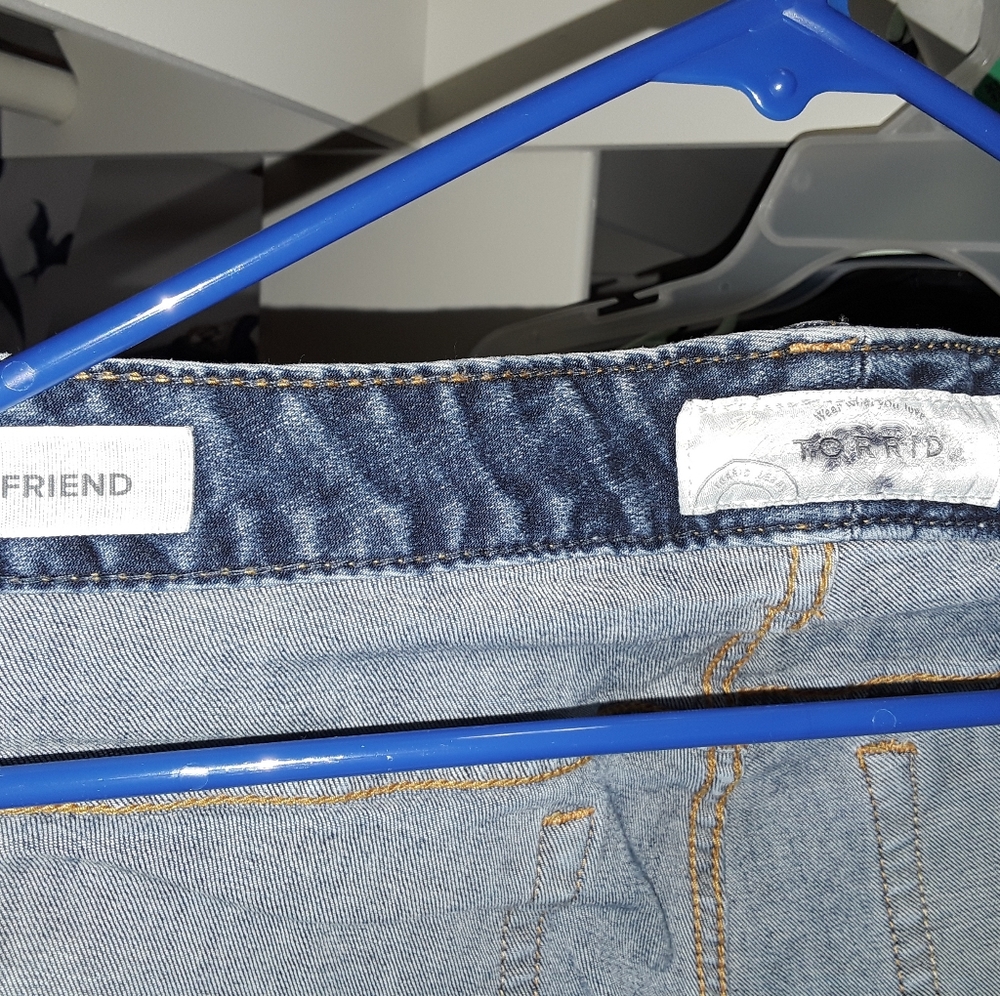 Torrid Girlfriend jeans. - Picture 3 of 3